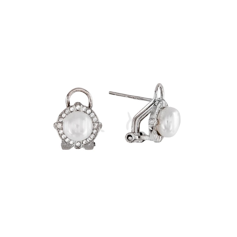 Pendiente de plata con perla y circonitas
Tamaño 10mm
Fabricado en plata de primera ley 
Este producto se entrega estuchado y