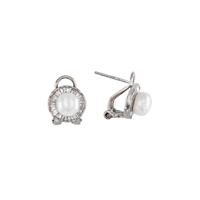 Pendiente de plata con perla y circonitas
Tamaño 10mm
Fabricado en plata de primera ley 
Este producto se entrega estuchado y