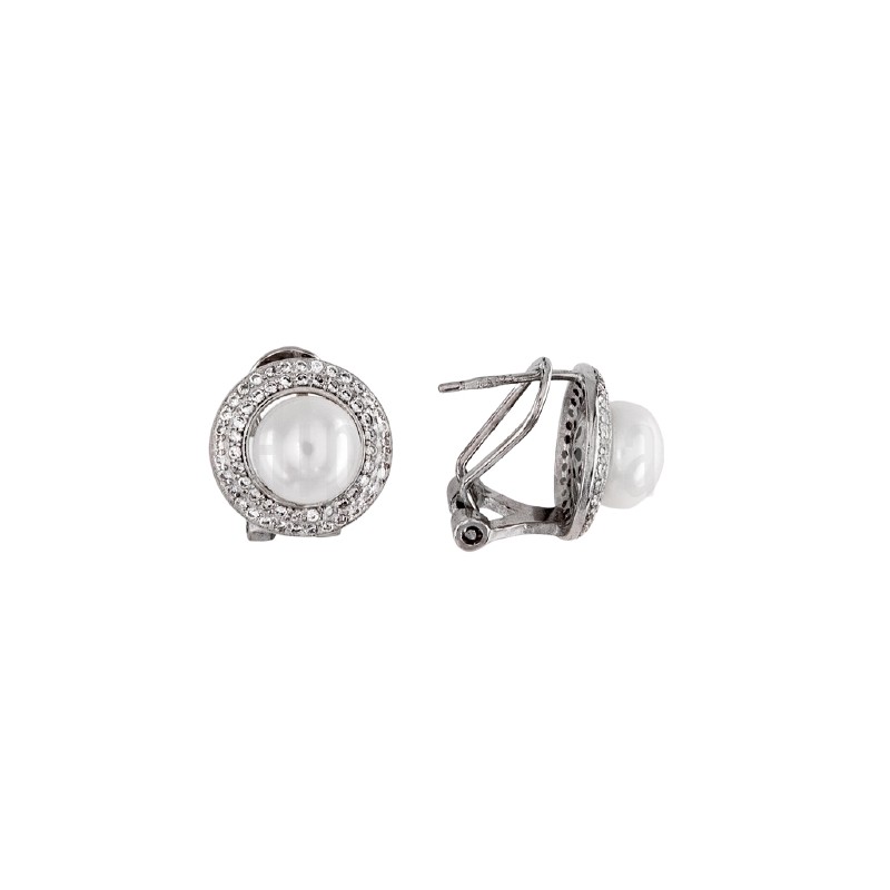 Pendiente de plata con perla y circonitas
Tamaño 12mm
Fabricado en plata de primera ley 
Este producto se entrega estuchado y