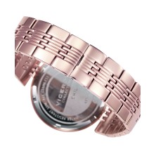 Reloj en acero color rosa, con esfera con 3 agujas y circonitas alrededor.
Este producto se entrega en su estuche original y en