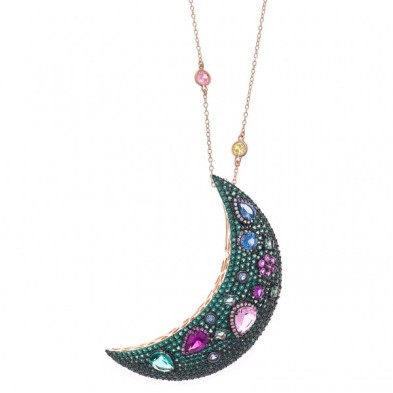 Collar con luna fabricado en plata de ley chapado en rosa, con piedras de color verde, rosa y celeste.