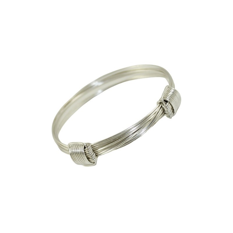 Pulsera con nudos para hombre, faricada en plata de 1ª Ley.
Tamaño mediano con 9 hilos