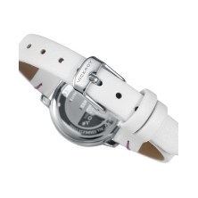Reloj viceroy para niña con caja de acero y corra de piel blanca, con numeros y segundero en morados.
Smartband en color blanco