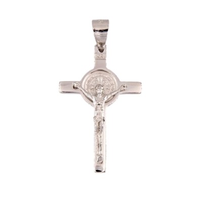 Cruz con cristo, fabricada en plata de 1ª Ley.<BR>Con la imagen de San Benito en la parte trasera, tamaño 25 mm. de alta.