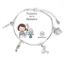 <STRONG>Pulsera de la&nbsp;pediatra<BR>Pulsera de plata</STRONG> con charms de&nbsp;pies de bebe, fonendoscopio, pediatra, otosc