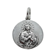 <p>Medida: 20mm (2)<br /> Fabricada en <strong>Plata de 1ª Ley</strong> <br />Este producto se entrega estuchado y envuelto para