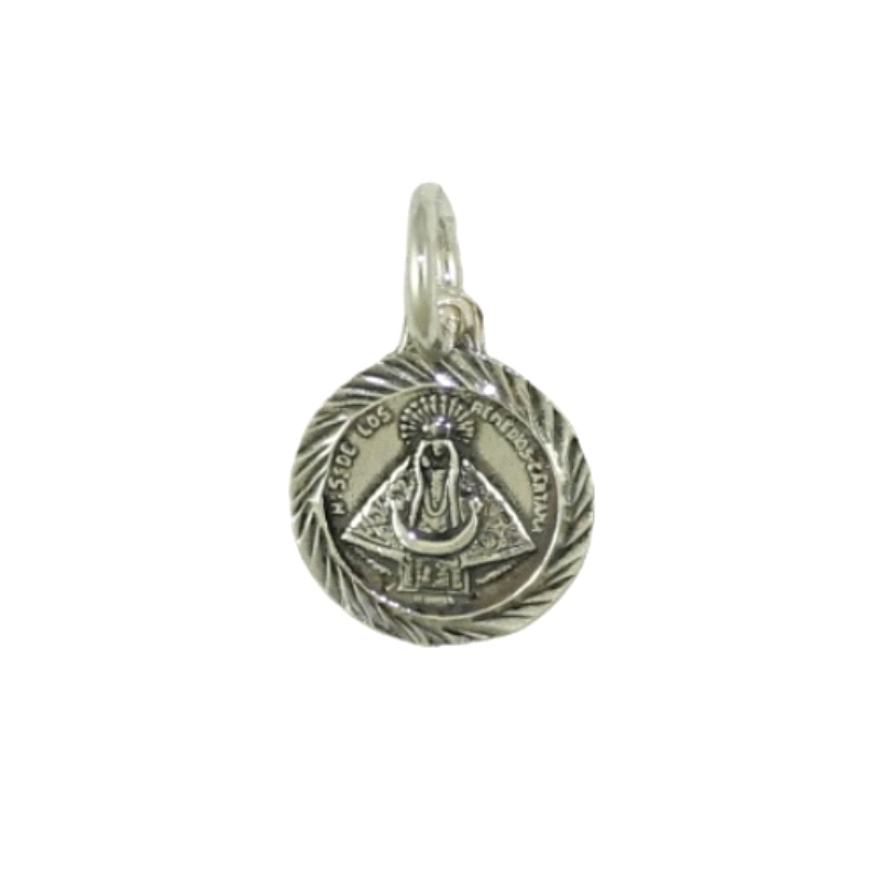 Medalla de la Virgen de los Remedios de Cartama en 14 mm de plata.<BR>Este producto se entrega estuchado y envuelto para regalo