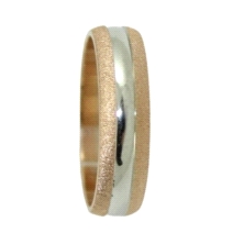 <STRONG>Alianza 4mm oro 18 klts</STRONG> rosa y blanco. <STRONG>Alianza</STRONG> de <STRONG>boda </STRONG>con los filos arenados