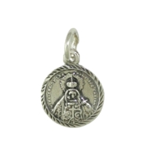 Medalla de la Virgen de los Remedios de Cartama de 16 mm. fabricada en plata de ley.<BR>Este producto se entrega estuchado y env