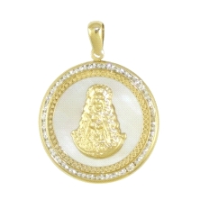 <STRONG>Medalla Virgen del Rocio&nbsp;20 mm oro 18k nacar</STRONG>.&nbsp;<STRONG>Medalla</STRONG> con la silueta de la <STRONG>V