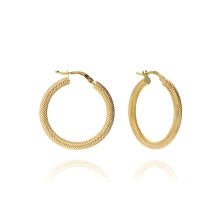 <STRONG>Aro oro 9k 15 mm tubo tallado</STRONG>. Pendientes<STRONG> aro&nbsp;tubo tallados</STRONG> con cierre recto. Tienen un d