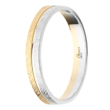 <STRONG>Alianza 9 kilates bicolor 3mm plana brillo<BR>Alianza oro 9 kilates</STRONG> 3mm con acabado diamantado, mitad
