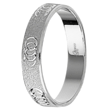 <STRONG>Alianza 9 kilates oro blanco 4mm plana matizada con circulos<BR>Alianza oro 9 kilates</STRONG> 4mm <BR>Fa