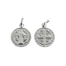 <STRONG>Medalla San Benito 19 mm plata.<BR></STRONG><STRONG>Medalla</STRONG> de <STRONG>San Benito</STRONG> con un diámetro de <