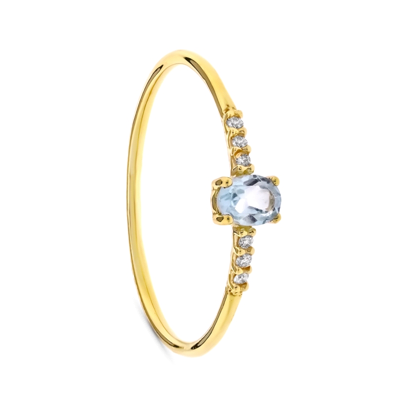 <p>Anillo con diamantes<br />Talla brillante 0.03 kilates con topacio azul 4x3mm.<br />Este producto se entrega estuchado y envu