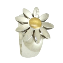 <STRONG>Anillo mujer Aprile oro blanco 18k margarita.</STRONG><BR><STRONG>Anillo</STRONG> para <STRONG>mujer Aprile</STRONG> con
