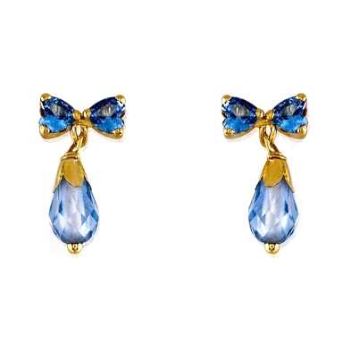 Pendientes coral y circonita niña<BR>Pendientes con lazo de circonita y una lagrima de coral<BR>Cierre de presión. <BR>Tiene 14m Pendientes coral y circonita niña<BR>Pendientes con lazo de circonita y una lagrima de coral<BR>Cierre de presión. <BR>Tiene 14m