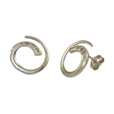 <STRONG>Pendiente mujer diamante 0.12 cts oro blanco 18k.<BR>Pendiente</STRONG> para <STRONG>mujer</STRONG> con&nbsp;<STRONG>dia