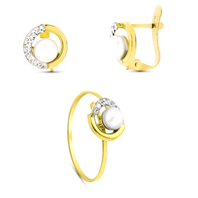 <STRONG>Pendiente y sortija de niña con perla oro 9 kilates.</STRONG><BR><STRONG>Conjunto</STRONG> para<STRONG> niña</STRONG> de