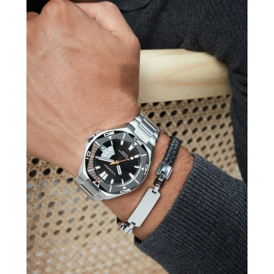<STRONG>Reloj Viceroy de hombre 46857-57.<BR>Reloj Viceroy</STRONG> de <STRONG>hombre</STRONG> con esfera y bisel negro.<BR>Movi