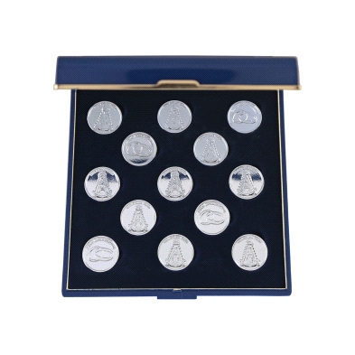 <P>Monedas&nbsp;plateadas de 20 mm con imagenes de la Virgen del Rocio. Acabo envejecido<BR>Todos los juegos de arras se entrega