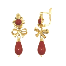 <STRONG>Pendiente arquillo lazo coral oro 18 kilates.</STRONG><BR><STRONG>Pendiente</STRONG> de r<STRONG>oseta</STRONG> con lazo