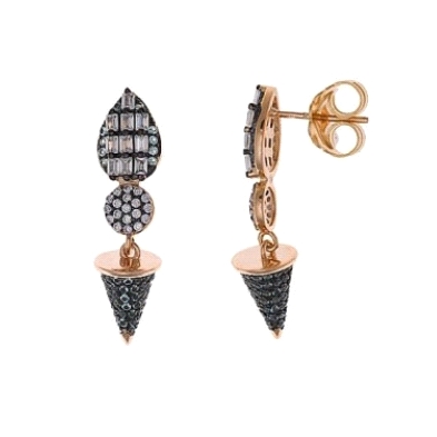 Pendiente fabricado en plata de ley chapado en rosa, con circonitas blancas y un cono en la parte baja con circonitas verdes.