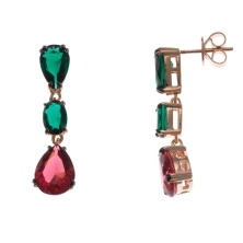 Pendiente fabricado en plata de 1ª Ley.
Largos con dos piedras verdes y una rosa, con baño en rosa.