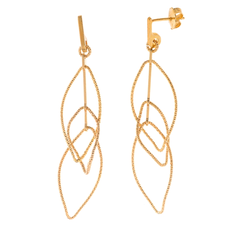 <STRONG>Pendientes largos dorados mujer Salvadtore 203A0386.</STRONG><BR><STRONG>Pendientes largos</STRONG> entrelazados para <S