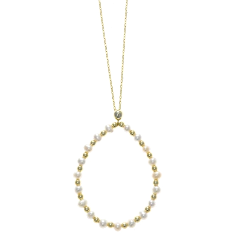 Collar fabricado en plata de 1ª Ley. chapado en oro.
Con forma de lagrima alternando bolas con perlas.